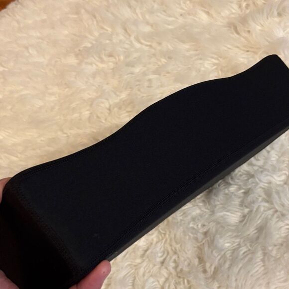 Brazilian Butt Lift Recovery Pillow in Black/washable pillow case - Picture 7 of 10